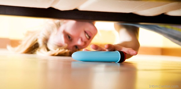 vibrator-az-agy-alatt A vibrátor kellhet a jó szexhez